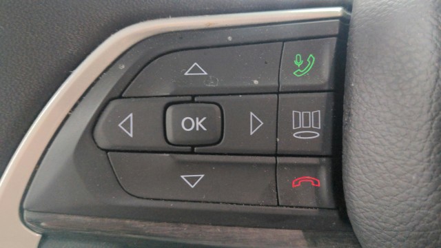 Used 2023 RED Jeep Limited image 18