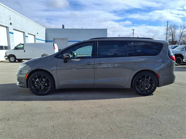 2025 Chrysler Pacifica Limited photo 2