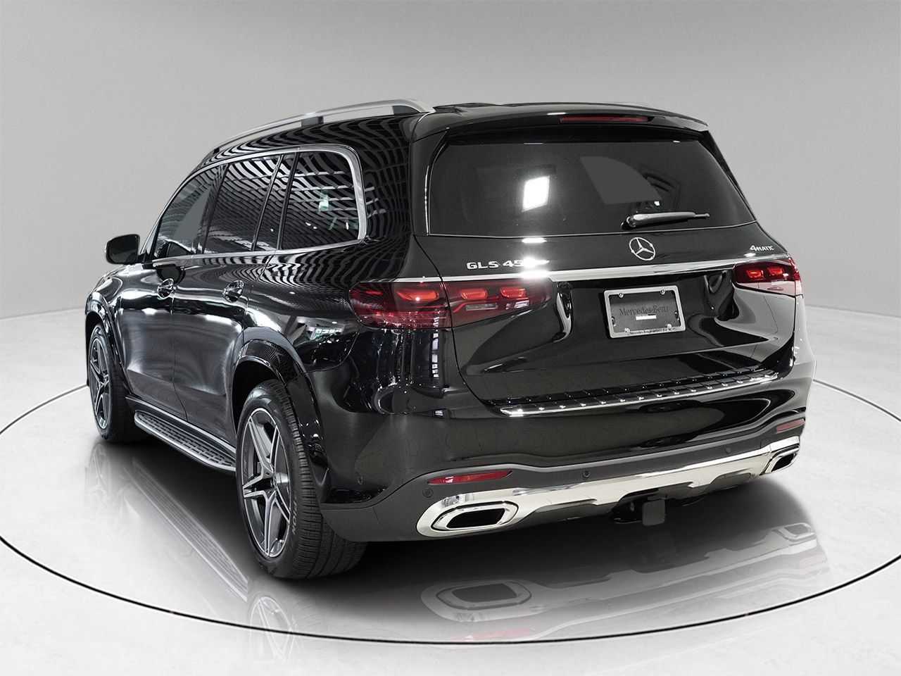 2026 Mercedes Benz GLS 450 4MATIC photo 4