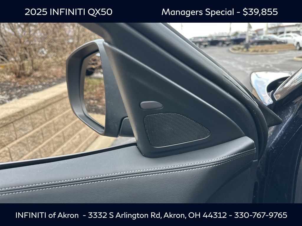 2025 Infiniti QX50 PURE photo 4