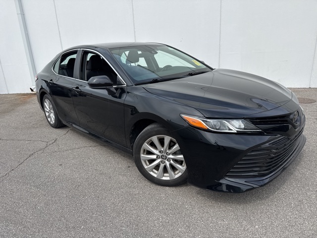 Used 2020 Toyota Camry LE with VIN 4T1C11AK5LU976736 for sale in Kansas City