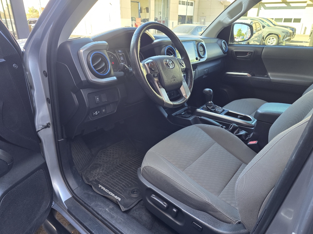2020 Toyota Tacoma SR5 photo 13