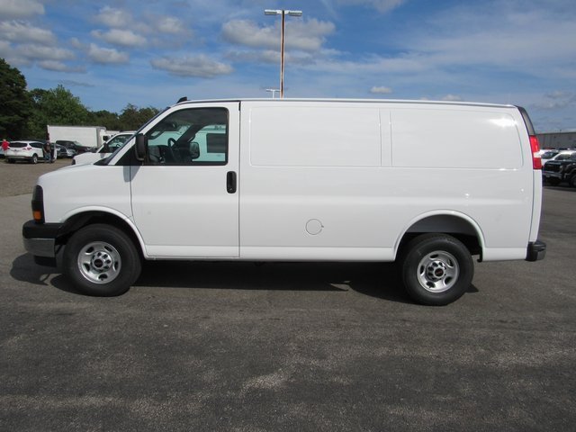 2025 Gmc Savana Cargo 2500 photo 2