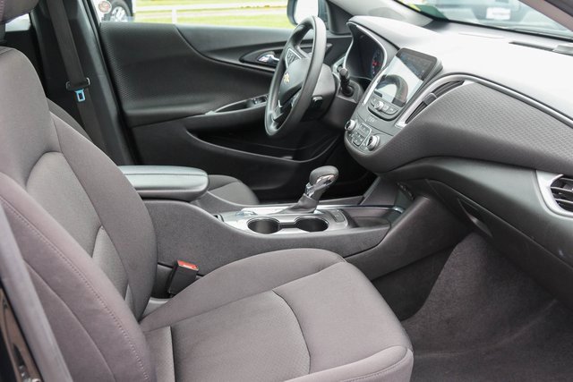 Used 2023 Mosaic Black Metallic Chevrolet LT image 16