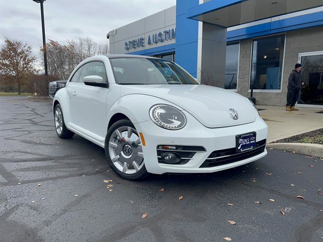 2019 Volkswagen Beetle SE's photo