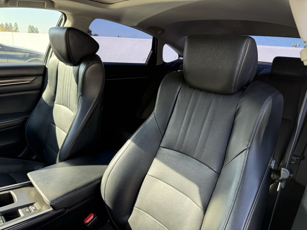 2018 Honda Accord Touring photo 4