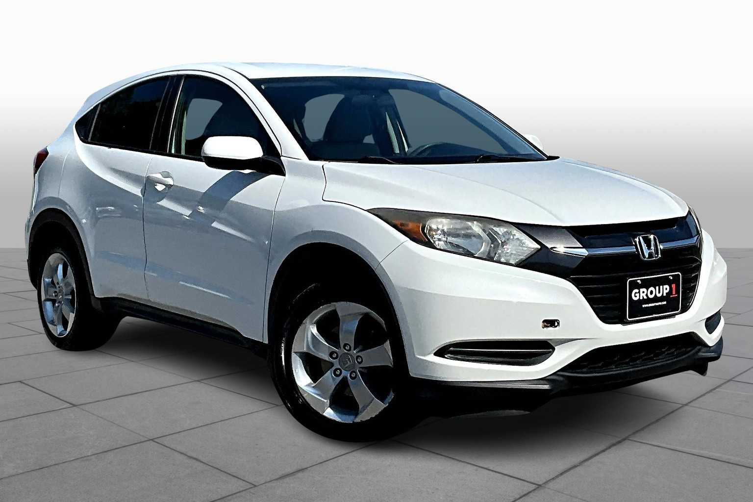 2016 Honda HR-V LX photo 2