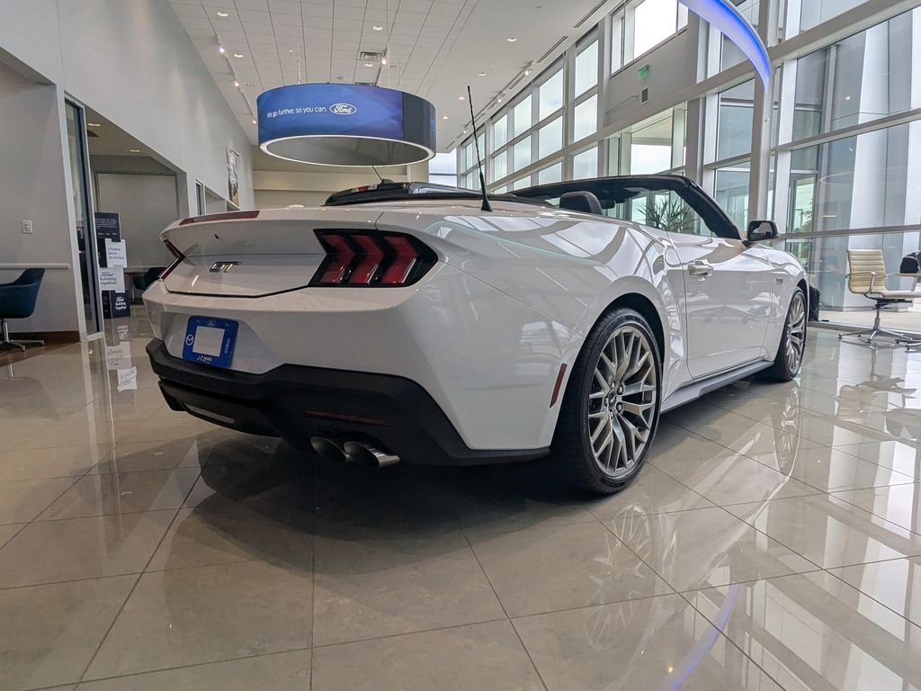 2025 Ford Mustang GT Premium photo 5