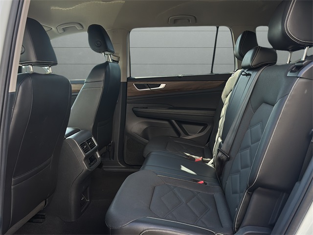 2024 Volkswagen Atlas SE Technology photo 10