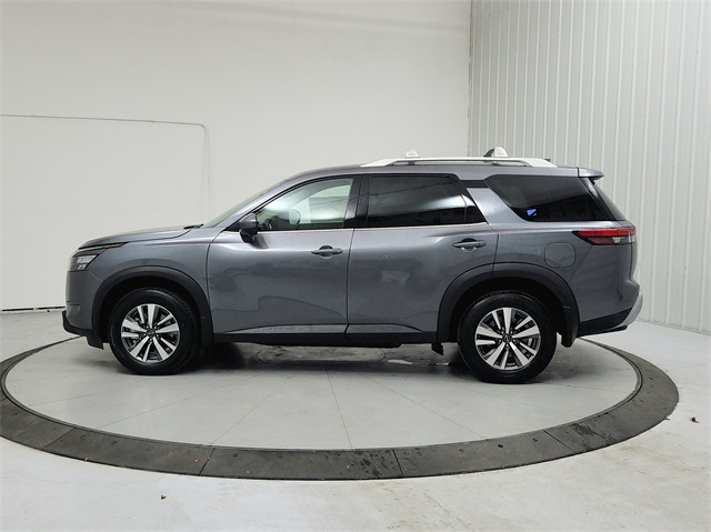 2025 Nissan Pathfinder SL photo 3