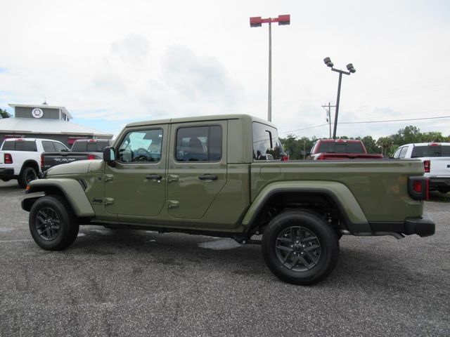 2025 Jeep Gladiator Sport S photo 4