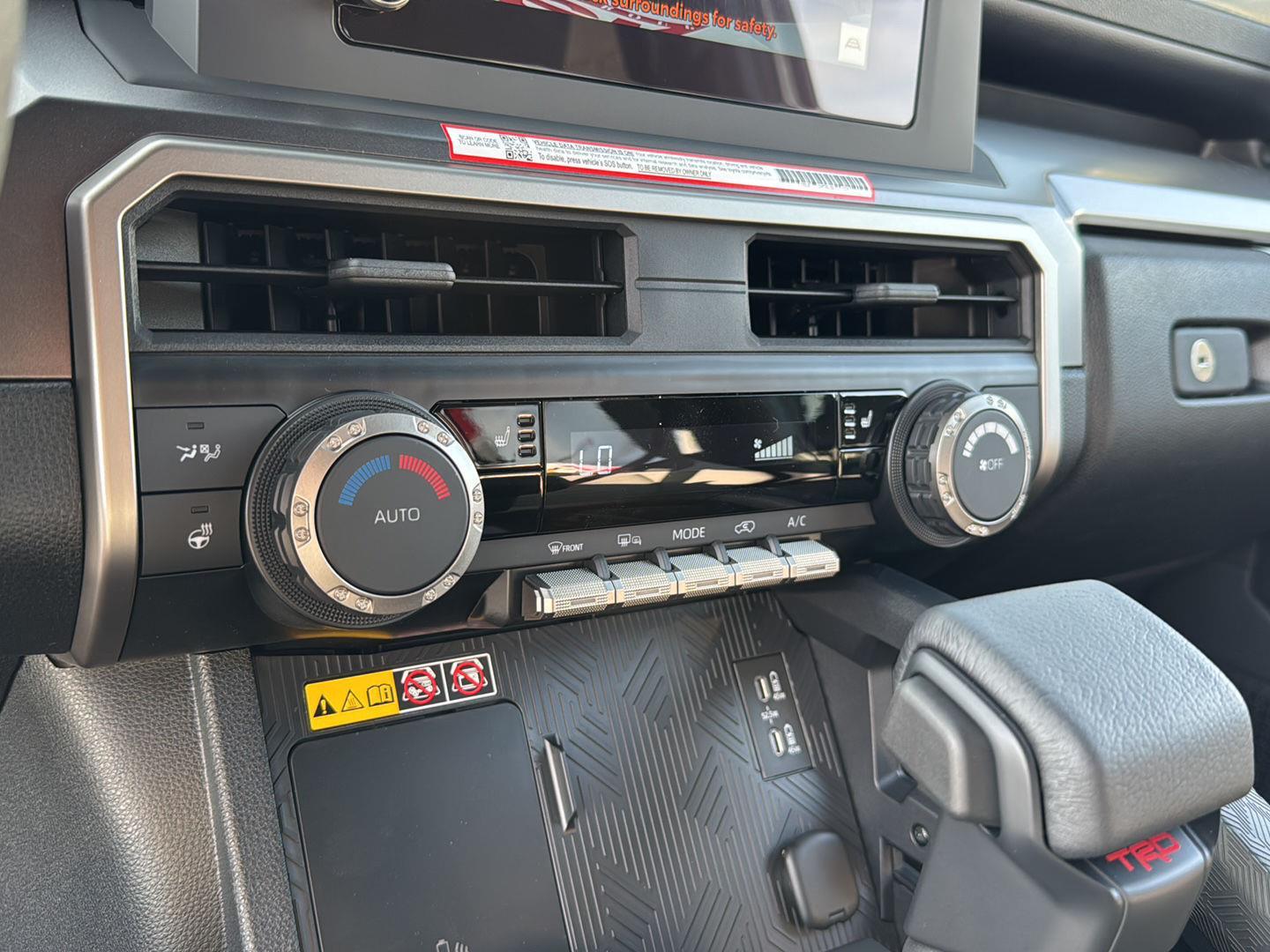 2025 Toyota 4Runner TRD Off-Road photo 23