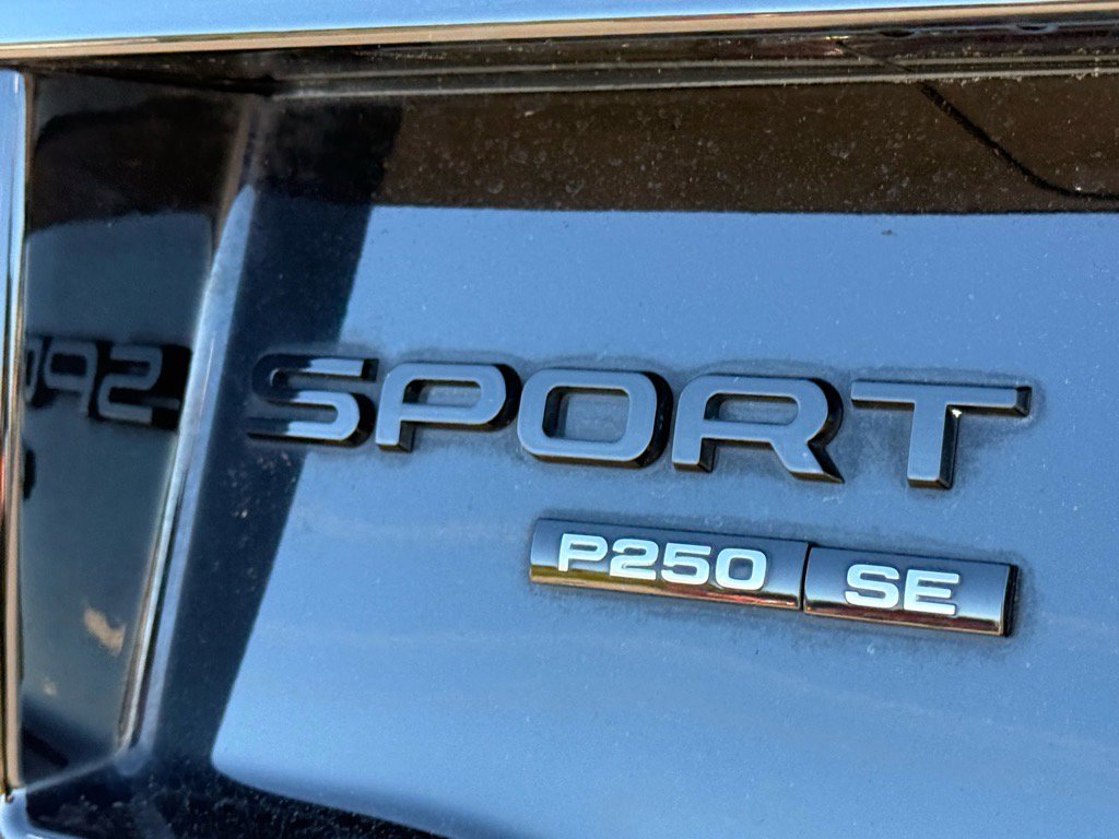 2020 Land Rover Discovery Sport SE photo 5