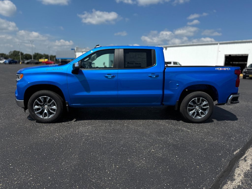 2026 Chevrolet Silverado 1500 LT photo 2