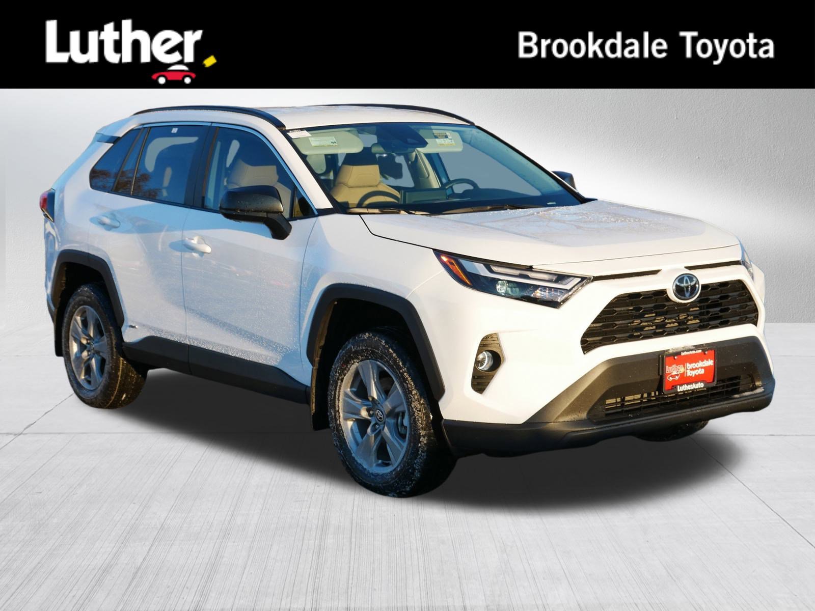 2025 Toyota RAV4 LE's photo