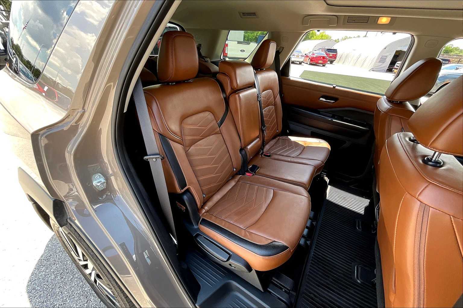 2023 Nissan Pathfinder Platinum photo 36
