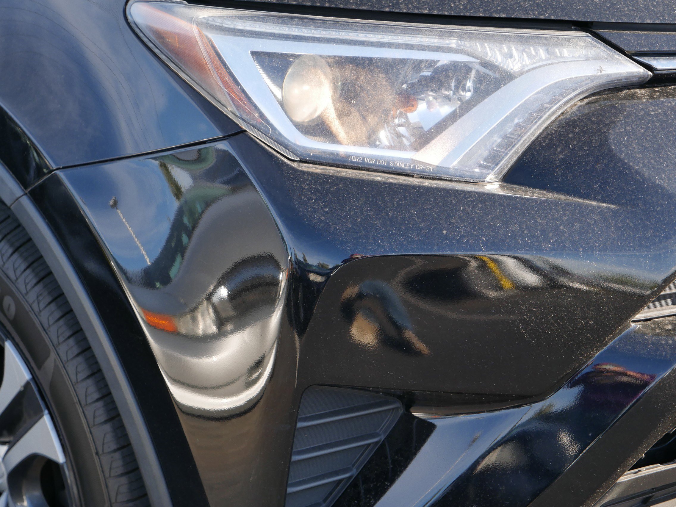 2016 Toyota RAV4 LE photo 13