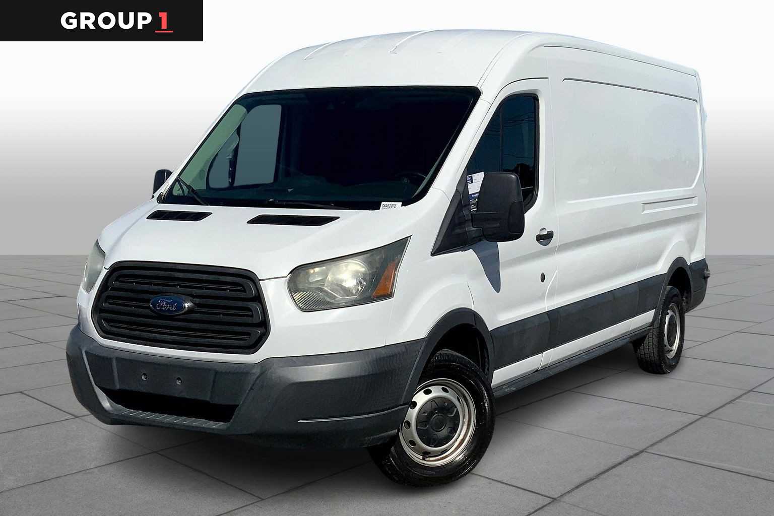 2016 Ford Transit Base's photo