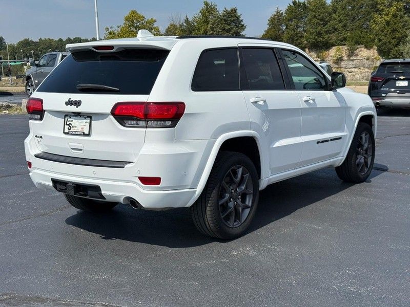 2021 Jeep Grand Cherokee Anniversary Edition photo 3