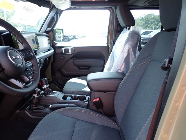 2025 Jeep Wrangler Sport S photo 11