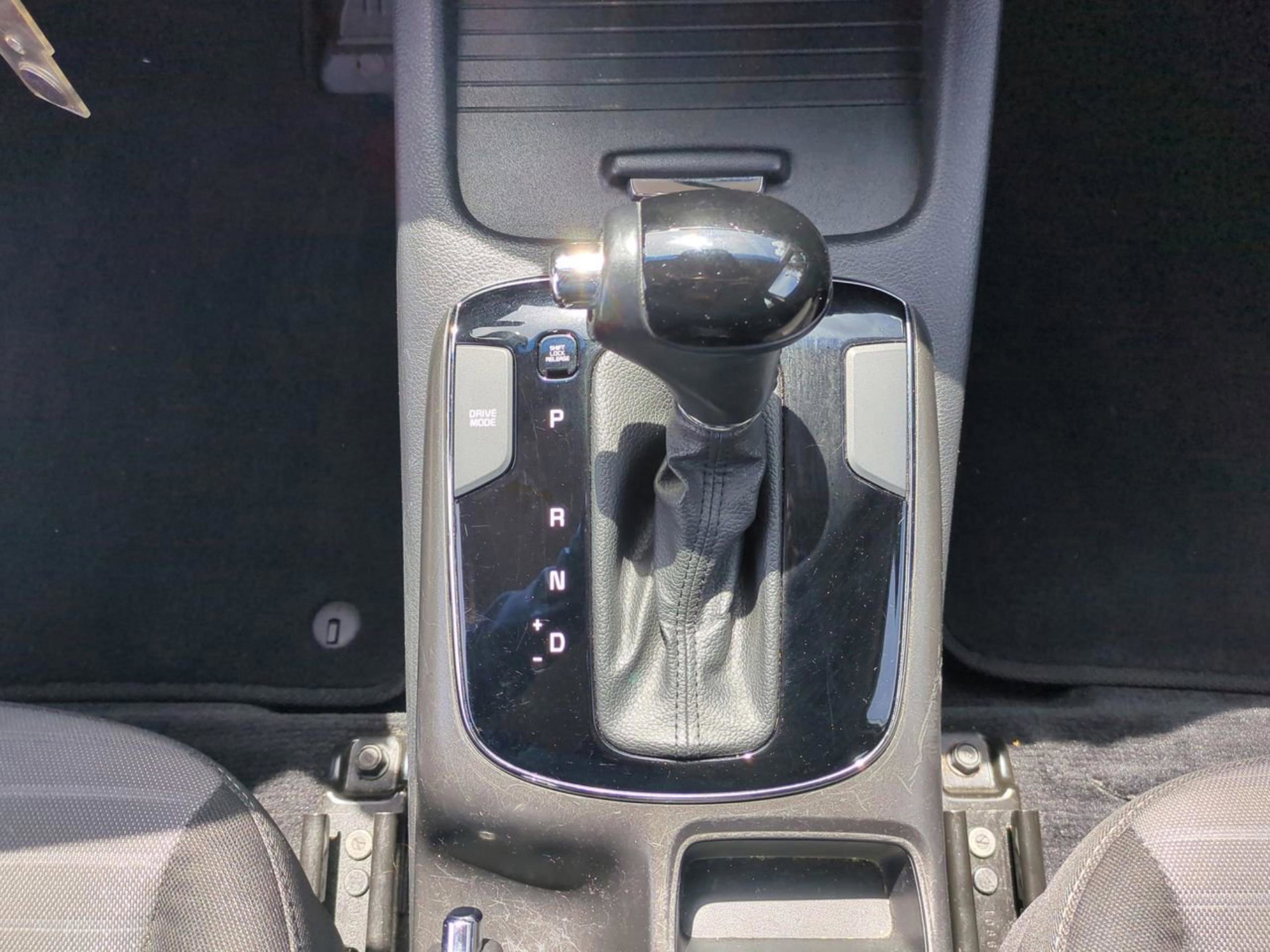 2017 Kia Forte S photo 14