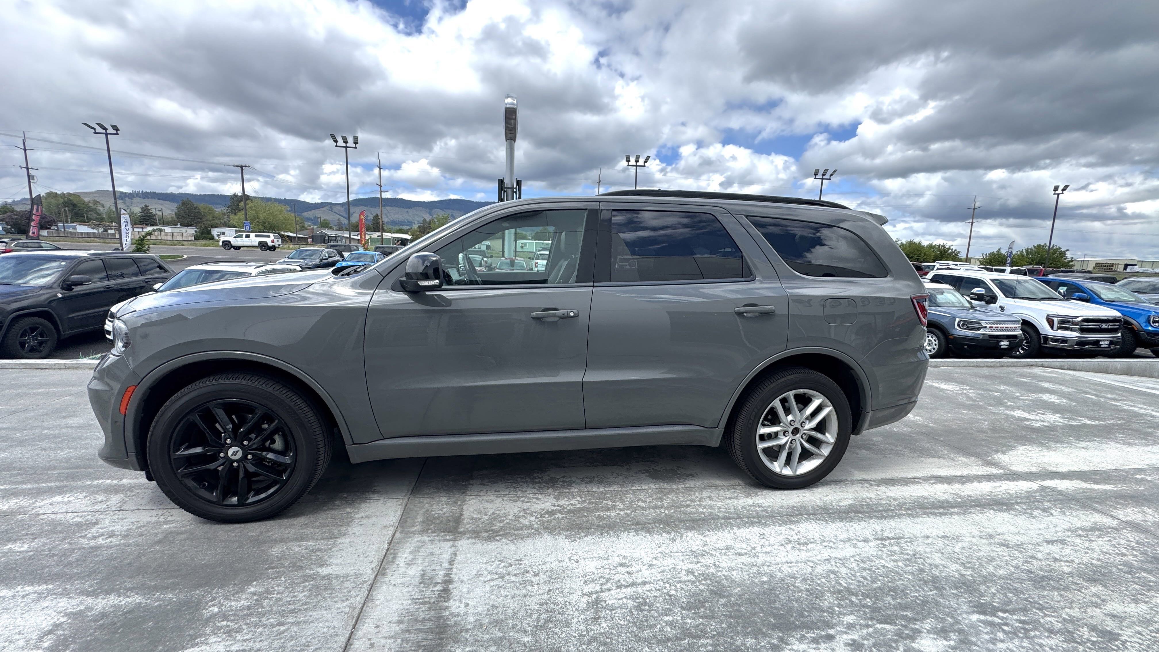 2023 Dodge Durango GT Plus photo 2