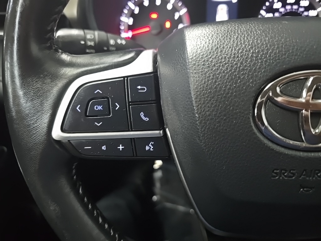 2022 Toyota Highlander LE photo 20