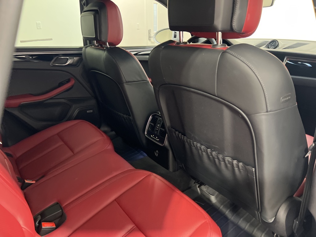 2023 Porsche Macan Base photo 24