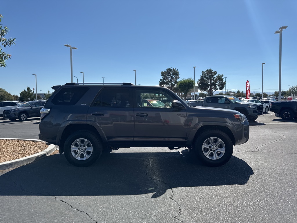2021 Toyota 4Runner SR5 photo 3