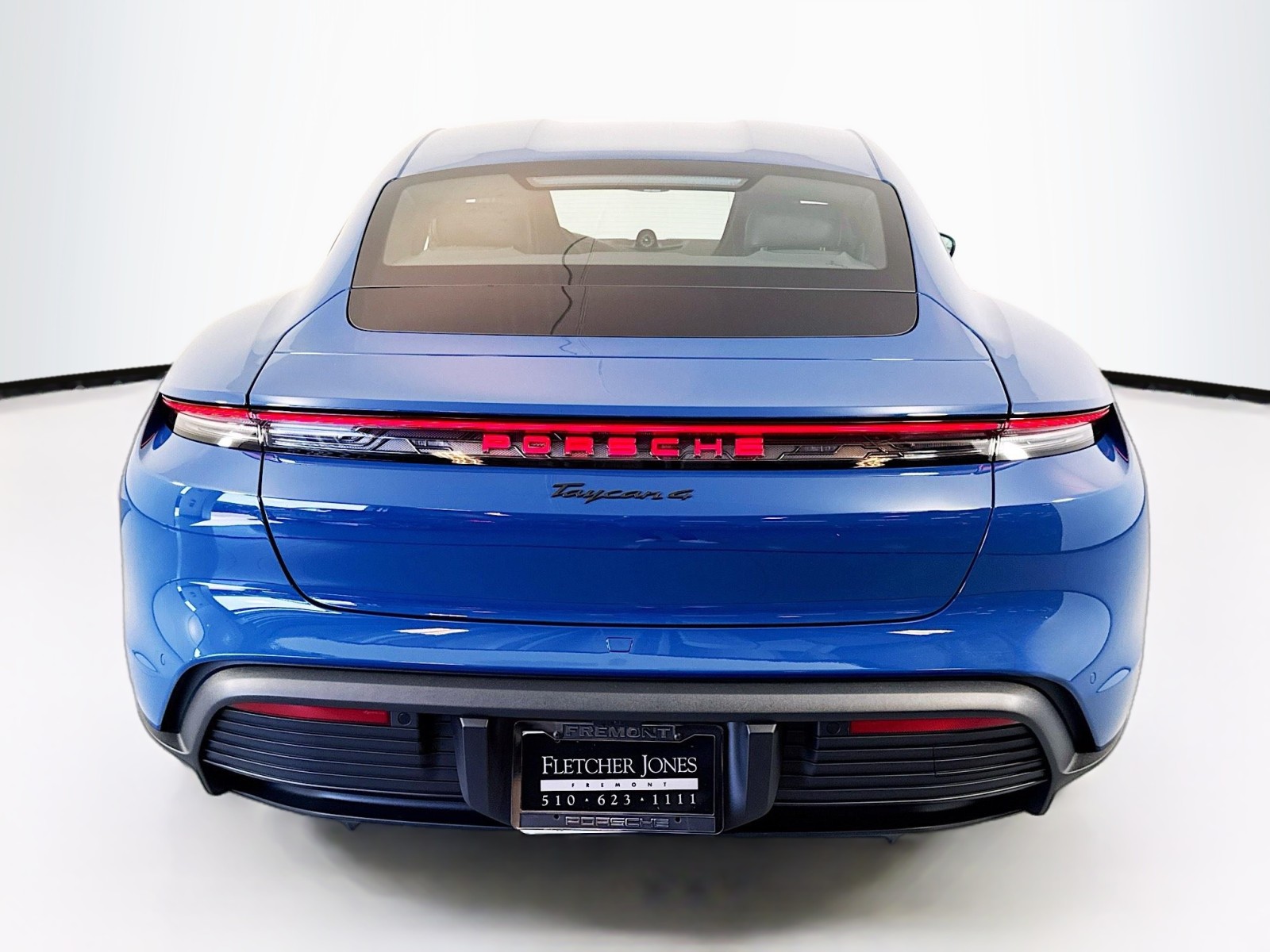 2025 Porsche Taycan photo 10