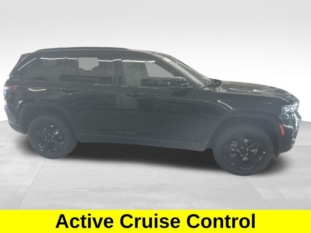 2025 Jeep Grand Cherokee Altitude X photo 4
