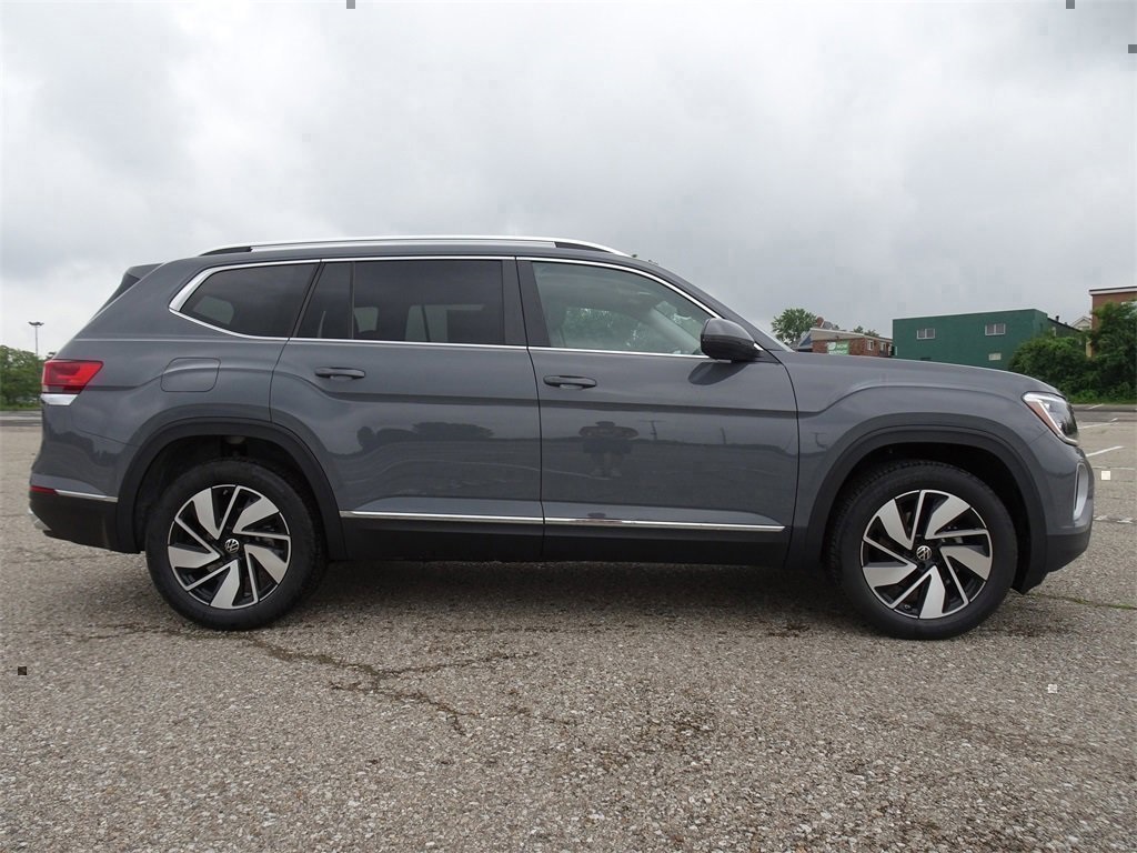 2025 Volkswagen Atlas SEL photo 5