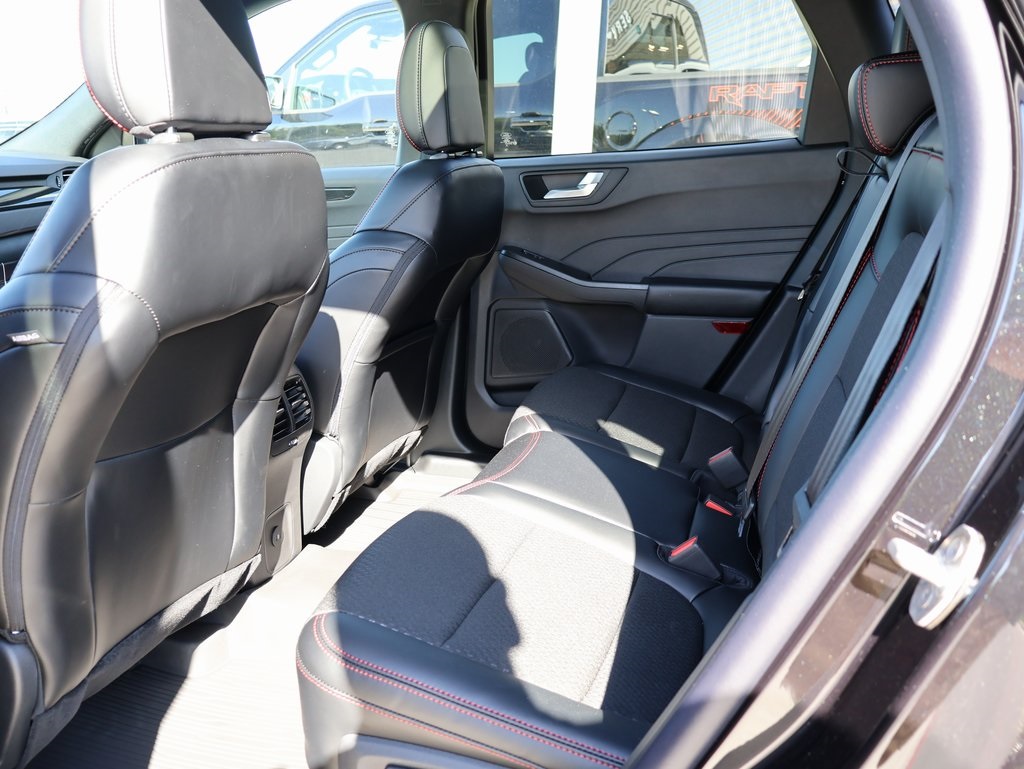 2025 Ford Escape ST-Line Elite photo 17