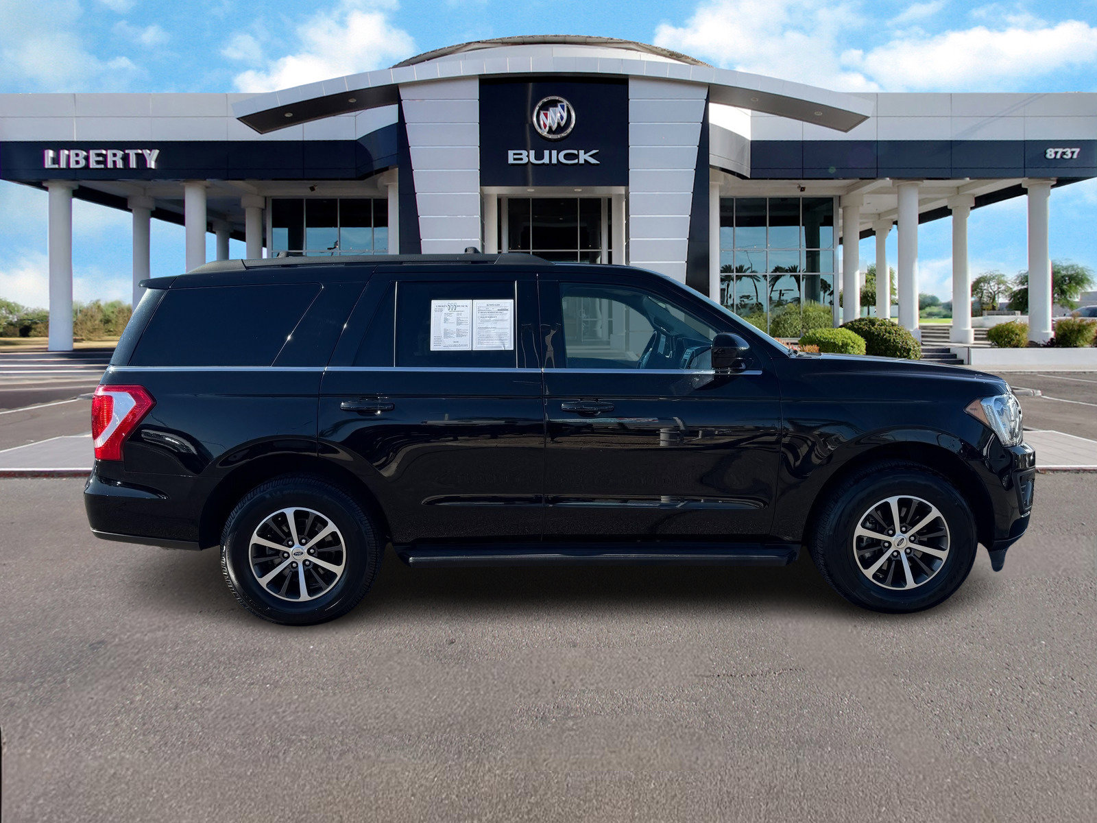 2018 Ford Expedition XLT photo 2