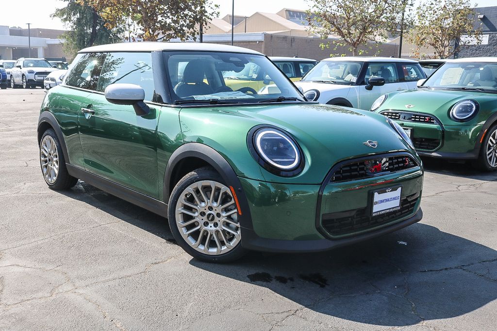 2025 Mini Cooper 2 Door Hardtop Signature photo 2
