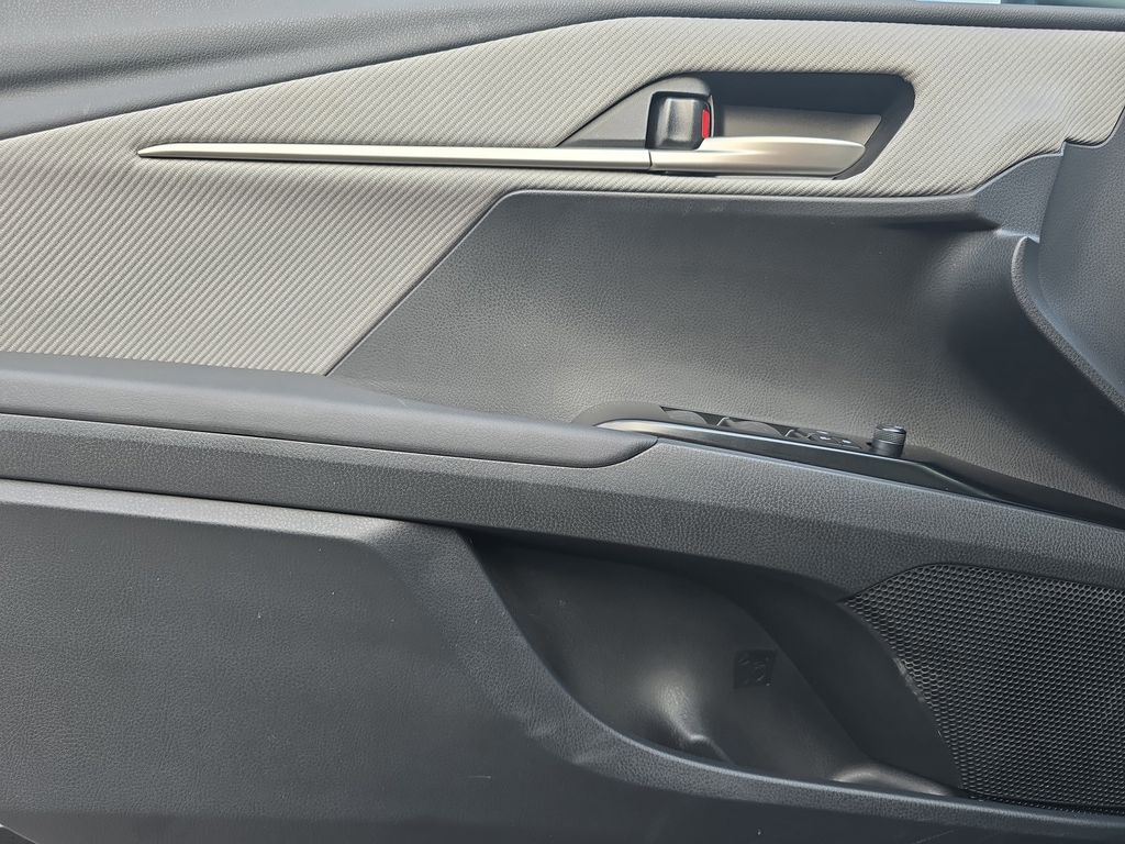 2025 Toyota Camry SE photo 23