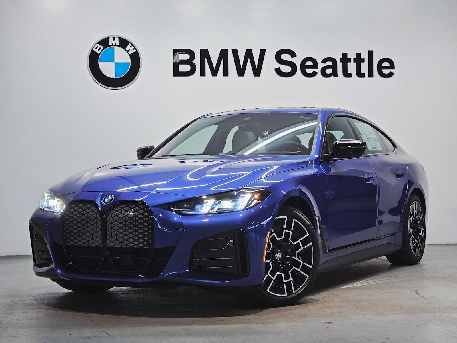 2025 BMW i4 40's photo