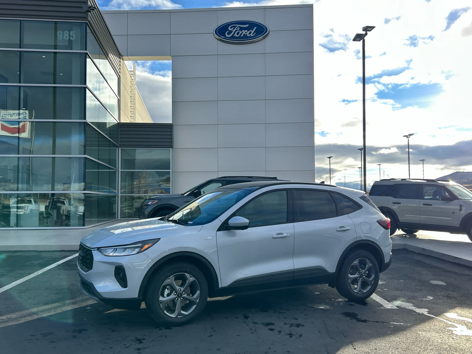 2026 Ford Escape ST-Line Select's photo