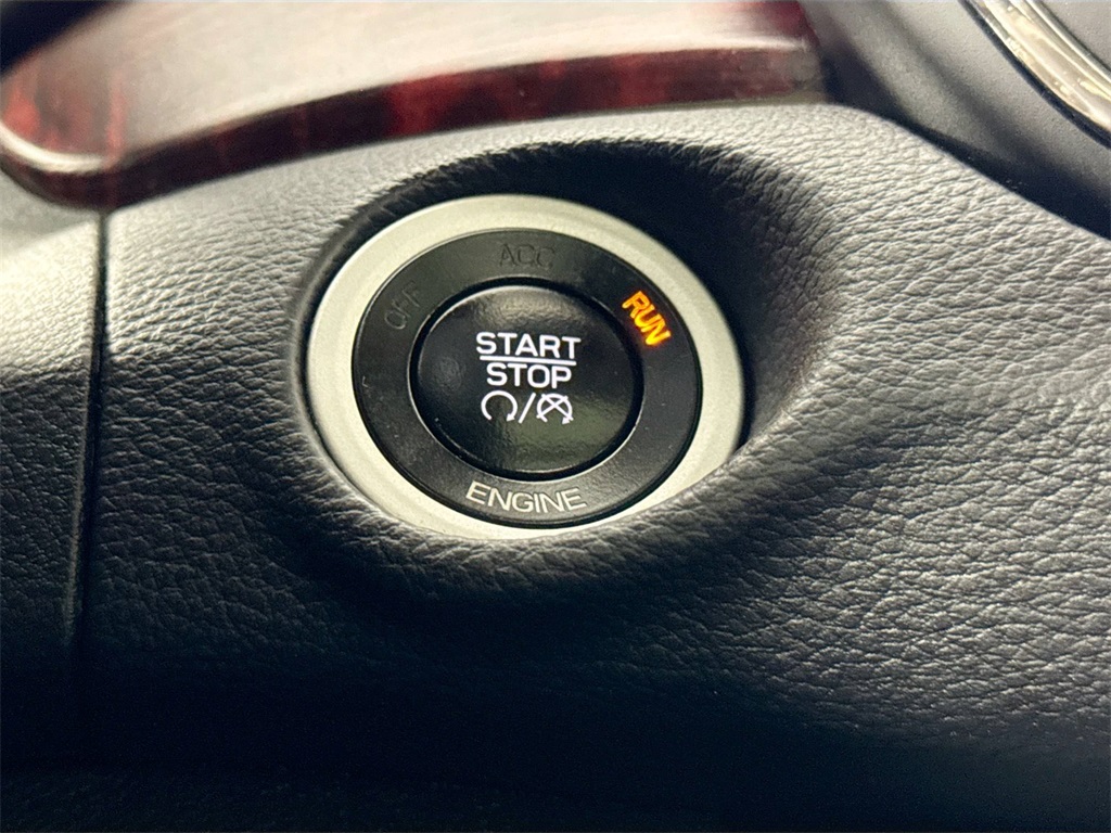 2015 Chrysler 200 C photo 33