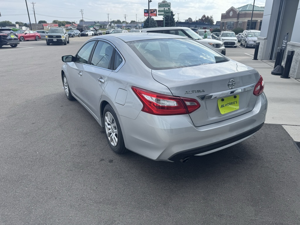 2016 Nissan Altima 2.5 S photo 3