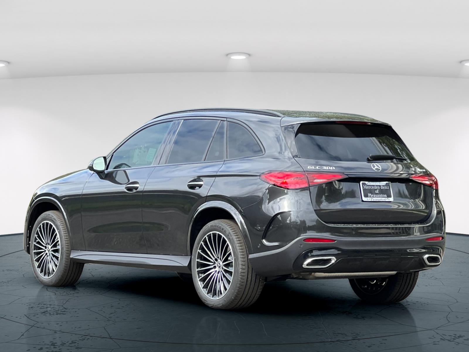 2026 Mercedes Benz GLC 300 4MATIC photo 3