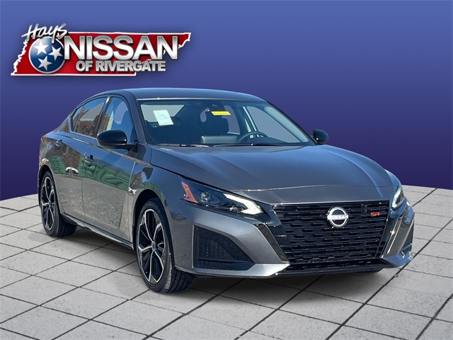 2025 Nissan Altima SR's photo