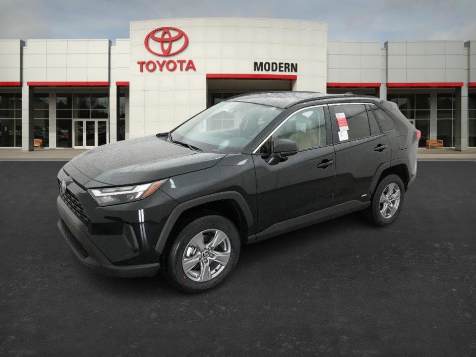 2025 Toyota RAV4 LE's photo