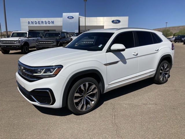 2021 Volkswagen Atlas Cross Sport SEL R-Line's photo
