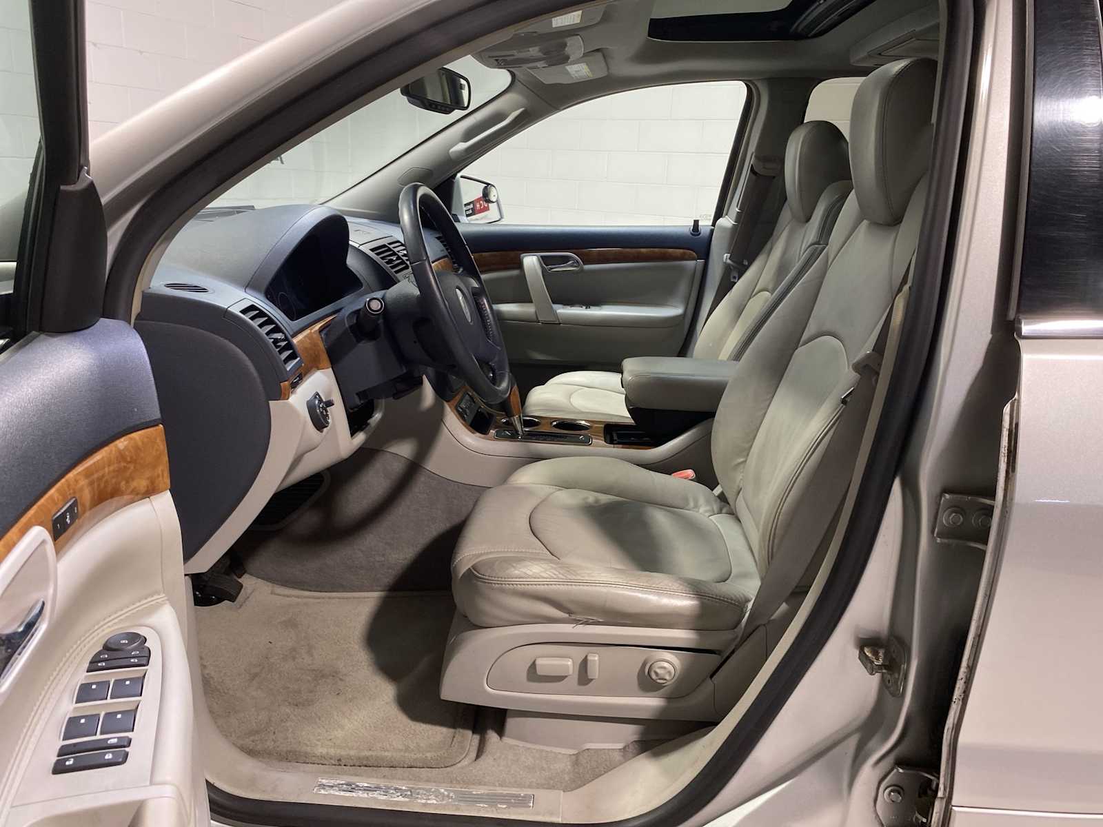 Used 2008 Saturn Outlook XR with VIN 5GZEV23778J255695 for sale in Verona, NJ