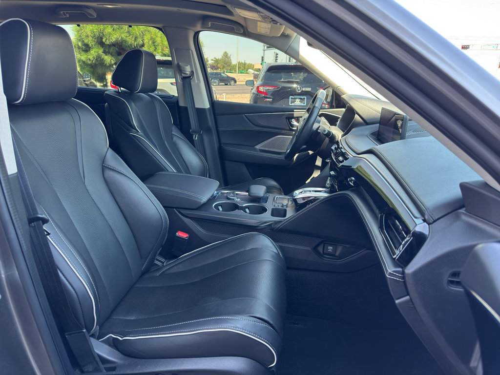 2022 Acura MDX SH-AWD Advance photo 16