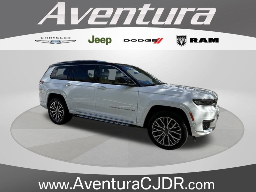 2023 Jeep Grand Cherokee L Summit Reserve's photo