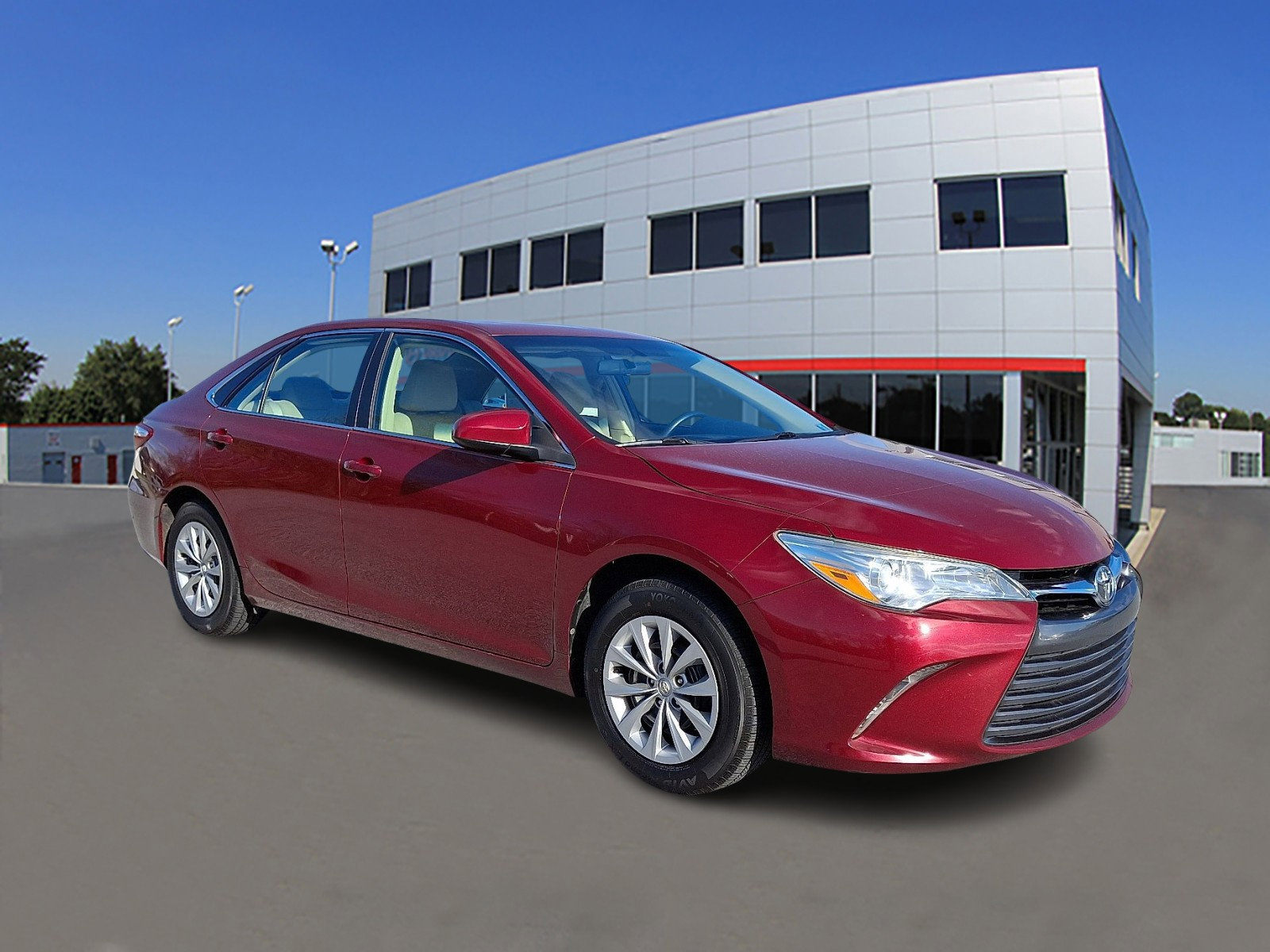 2015 Toyota Camry LE's photo