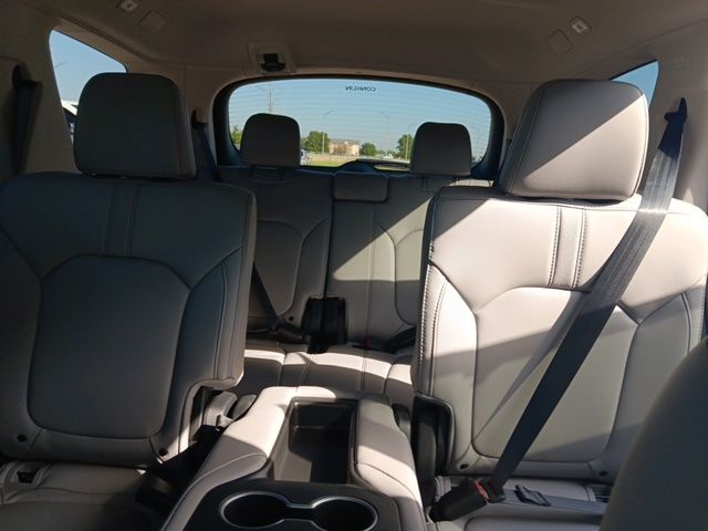 2025 Honda Pilot Touring photo 17