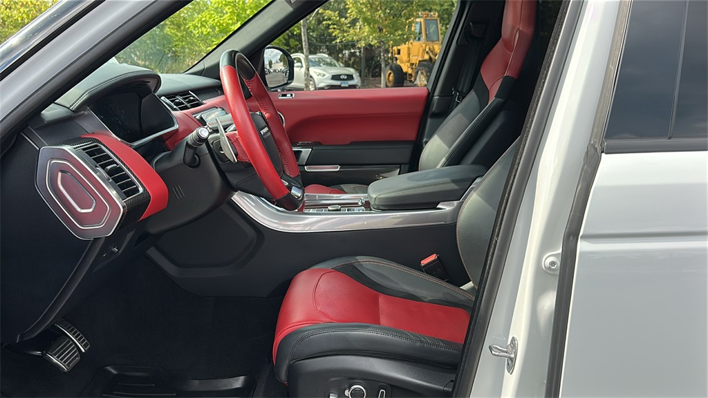 2022 Land Rover Range Rover Sport SVR photo 11